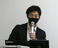 講師の新良貴さん